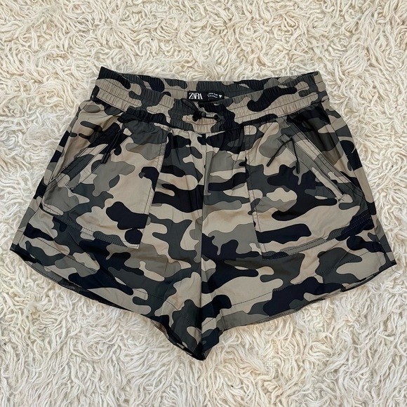 Zara | Camo Windbreaker Jacket & Shorts Set | Like New ! - Picture 2 of 9